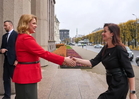 Ministru prezidente Evika Siliņa tiekas ar Lietuvas premjerministri Ingu Ruģinieni.