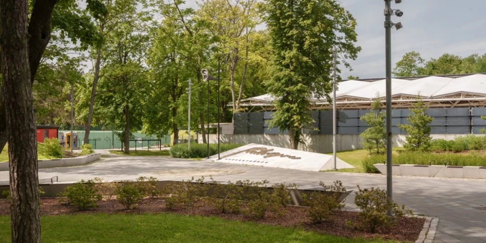 Koncertdārzs “Pūt, vējiņi!” ir ievērojams kultūrvēsturisks objekts, kas atrodas Liepājas pilsētas vēsturiskā centra teritorijā un Jūrmalas parkā.