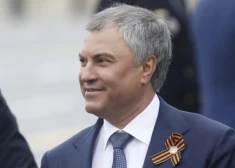 Volodins: Rietumiem "jāklanās" Putina priekšā