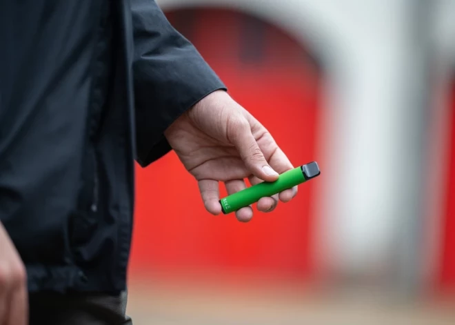 Smēķēšana vai veipošana - kas veselībai kaitē mazāk? Pētījuma rezultāti šokē pat zinātniekus