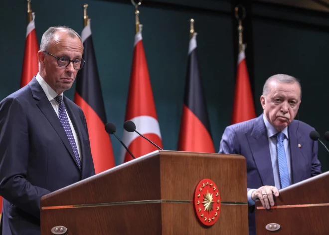 Turcija un Vācija strīdas par karu Gazā: Erdogans vaino Izraēlu genocīdā un attaisno palestīniešus, "kuriem nav kodolieroču"