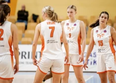 "TTT Rīga" basketbolistes FIBA Eirokausā graujoši zaudē "Crvena zvezda"