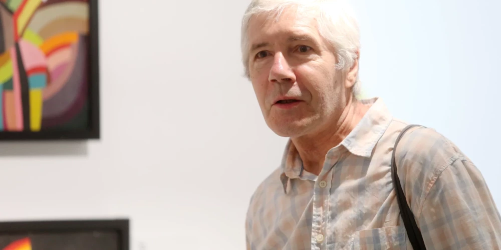 Viens no ikoniskā vienlatnieka ar lasi autoriem Jānis Strupulis kļuvis par Valkas Goda pilsoni.