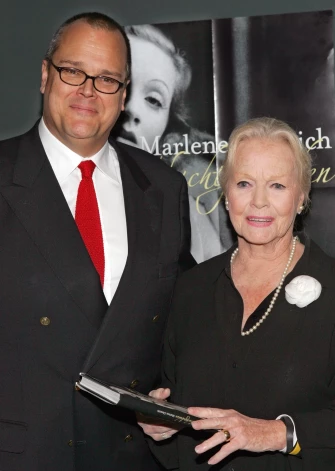 Marija Riva ar dēlu Pīteru 2005. gadā.