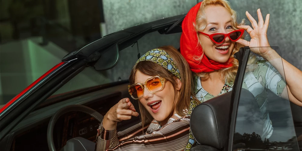 В главных ролях — Иева Пукe и Элина Ване.