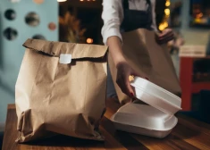 Все больше жителей Латвии отказываются готовить еду дома. Каковы причины?