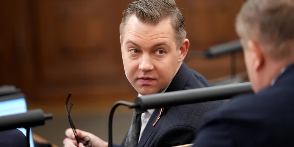 Zaļo un zemnieku savienības (ZZS) Saeimas frakcijas vadītājs Harijs Rokpelnis paziņojis, ka pašlaik neredz pamatu mainīt nostāju jautājumā par Stambulas konvenciju.