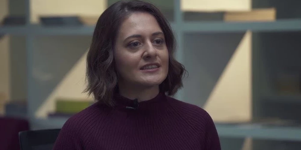 Sieviešu tiesību organizācijas "Equality Now" Eirāzijas reģionālā pārstāve Tamāra Dekanosidze norāda, ka Latvijas likumdevēji pārņēmuši Kremļa stila retoriku.