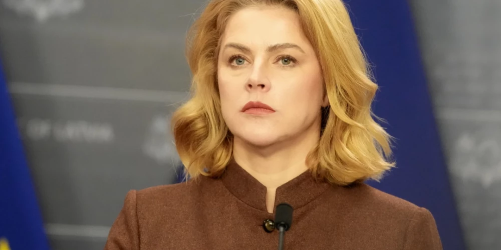 Premjere Evika Siliņa ZZS rīcību salīdzināja ar laulībā veiktiem sānsoļiem.