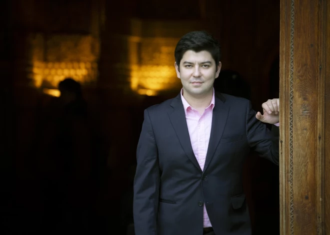 Rīgā uzstāsies izcilais pianists Behzods Abduraimovs