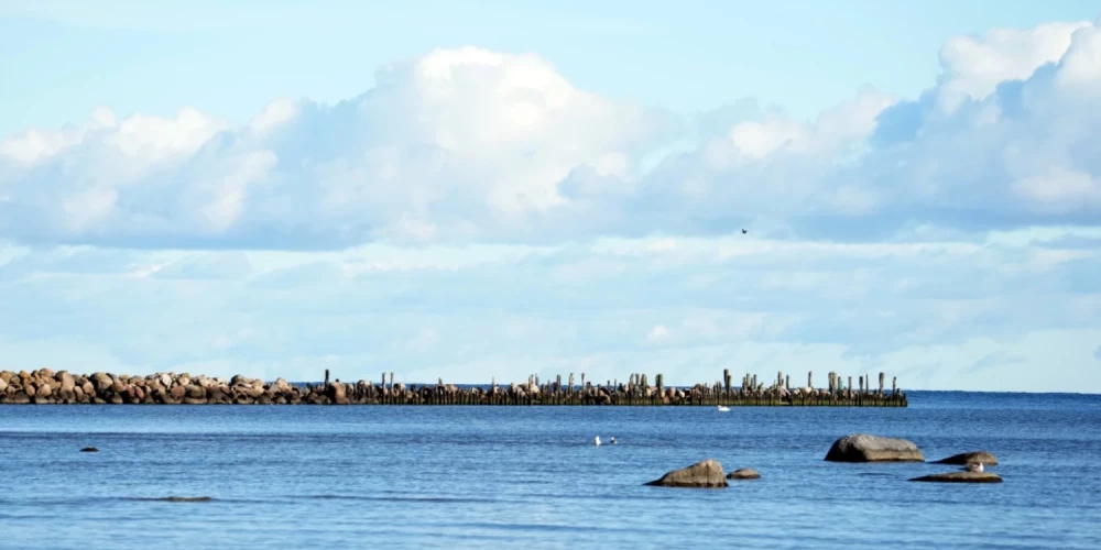 Sestdien vietām uzspīdēs saule. 