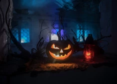 Pie Smiltenes novada pašvaldības ēkas gaida "Halovīna kārumi"