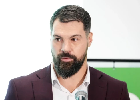 Latvijas hokeja izlases kapteinis Kaspars Daugaviņš.