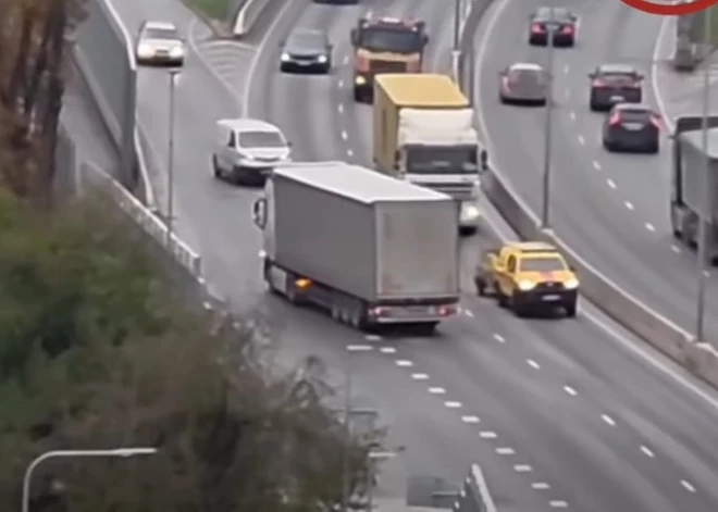 ВИДЕО: в Риге грузовик по ошибке выехал на встречную полосу движения