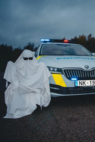 Valsts policija publicē jestras bildes Halovīna noskaņās.
