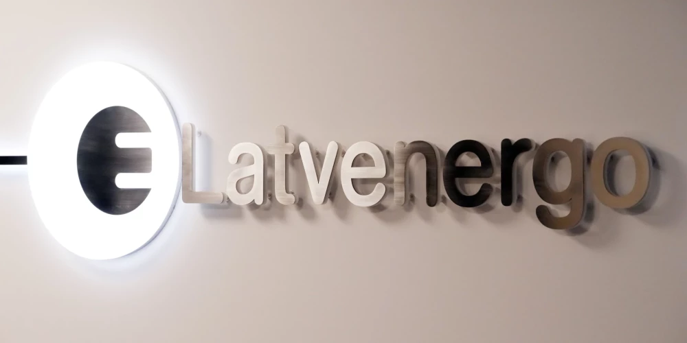 "Latvenergo" informācija liecina, ka no obligācijām iegūtos līdzekļus ir paredzēts izmantot elektroenerģijas ražošanai, izmantojot saules fotoelementu tehnoloģiju, vēja enerģiju un hidroenerģiju, elektroenerģijas sadalei un uzglabāšanai, kā arī infrastruktūras izbūvei autotransportam un sabiedriskajam transportam ar zemām oglekļa dioksīda emisijām.