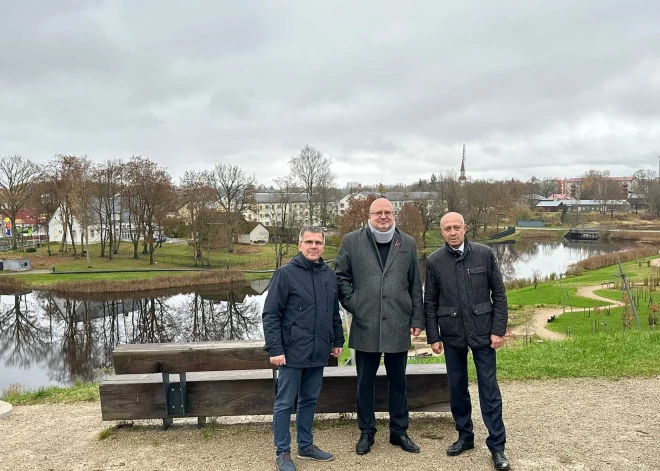 Valkas novadā: sarunas par pašvaldības budžetu un reģiona attīstības potenciālu, rotaļu kluču eksports uz vairāk nekā 50 valstīm un sidra darināšana 