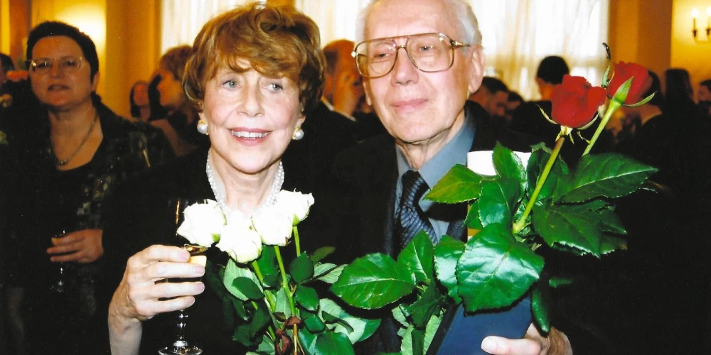 Раймонд и Илона после получения ордена Трёх звёзд.