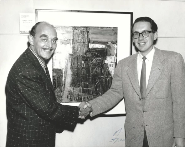 Раймонд с галеристом Фредом Максвеллом, 1955 год.