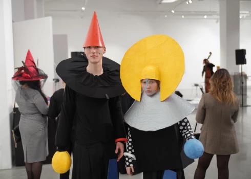 "Bauhaus karnevāls" mākslas centrā "Zuzeum" (foto: Mārtiņš Ziders)