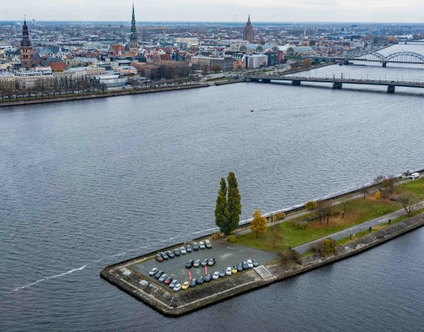 Skats no augšas uz "Gada auto" pretendentiem (publicitātes foto)