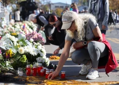 Serbija piemin Novisadas traģēdijas gadadienu