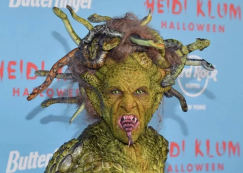 Heidija Kluma savā 2025. gada spocīgajā tēlā.