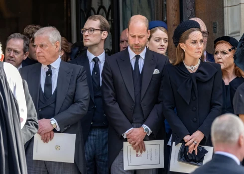 Endrū un Viljama attiecības pasliktinājušās pēc komentāra par princesi Keitu.