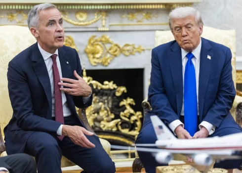 Kanādas premjerministrs atvainojies Trampam par Ontārio reklāmu pret tarifiem.