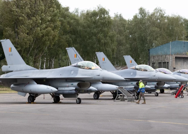 Beļģijā virs NATO militārās bāzes pamanīti vairāki droni