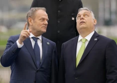 Orbāns uzbrūk Tuskam: karš izsūc Eiropas naudu, poļi ir noguruši