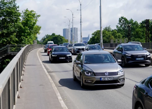No šodienas, pārtraucot auto reģistrāciju, numura zīmes vairs nebūs jānodod .