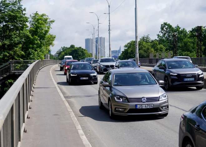 Transportlīdzekļa reģistrāciju turpmāk varēs pārtraukt elektroniski – bez numura zīmju nodošanas