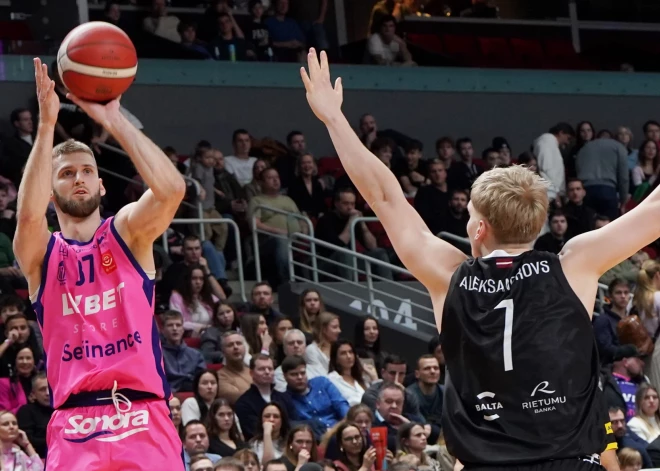 “Rīgas zeļļi” pārspēj “VEF Rīga” un izcīna piekto uzvaru pēc kārtas