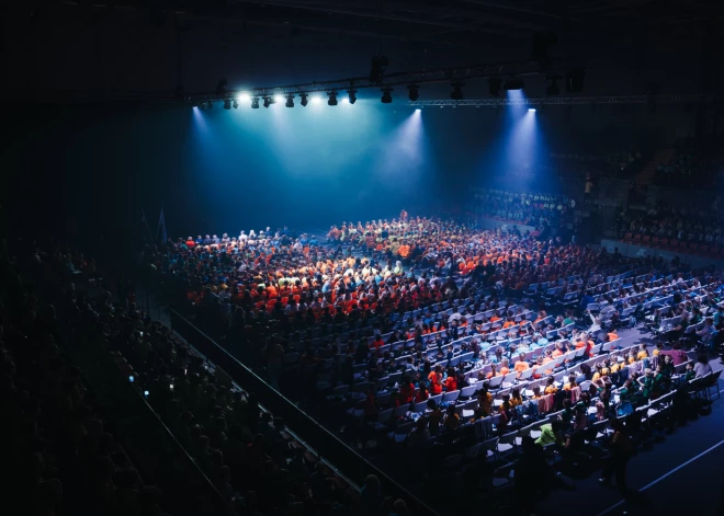 31. oktobrī Jelgavā, Zemgales Olimpiskajā centrā, svinīgā un enerģijas pilnā atmosfērā atklāta 12. sezona Latvijas Olimpiskās komitejas (LOK) īstenotajai programmai "Sporto visa klase", kas ir viens no plašākajiem bērnu sporta kustības projektiem Latvijā. Šogad programmā piedalīsies vairāk nekā 8600 skolēnu no 447 klasēm un 150 skolām visā Latvijā, un īpaši priecē fakts, ka 179 klases projektam pievienojas pirmo reizi.