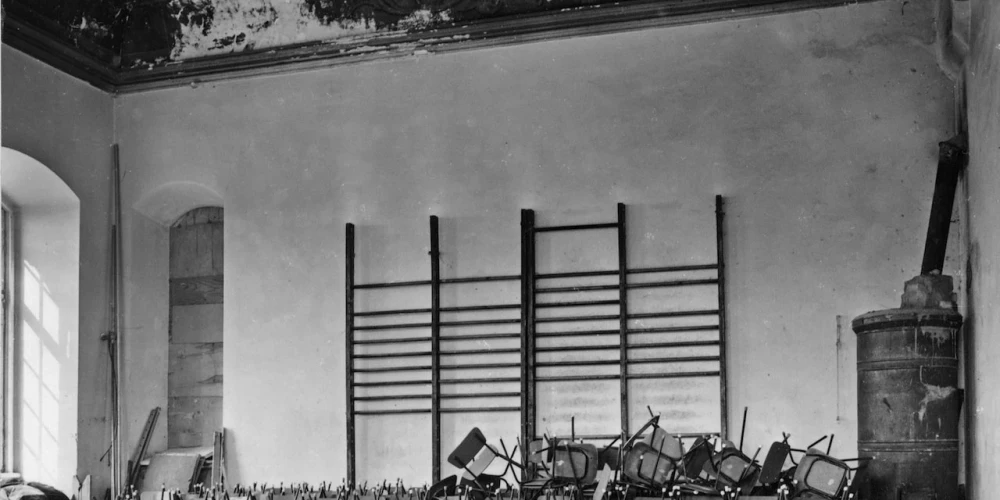 Rundāles pils biljarda zāle 1976. gadā.