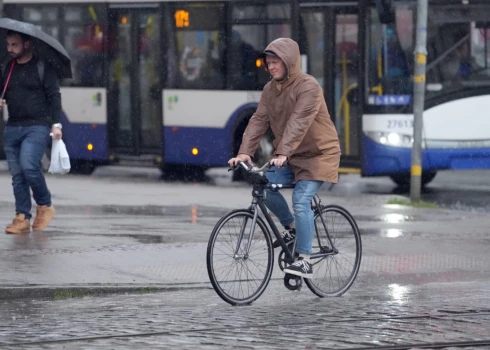 Svētdiena būs pelēka un mitra. 