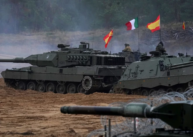 НАТО не спит: жителей Латвии предупреждают о движении по дорогам военной техники