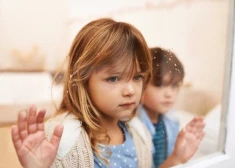 "Мама просто не пришла за нами в больницу…" История, которая помогает понять, как каждый может помочь детям-сиротам