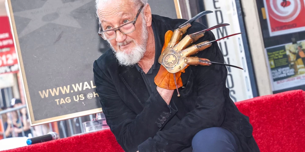 Исполнитель роли Фредди Крюгера Роберт Инглунд.