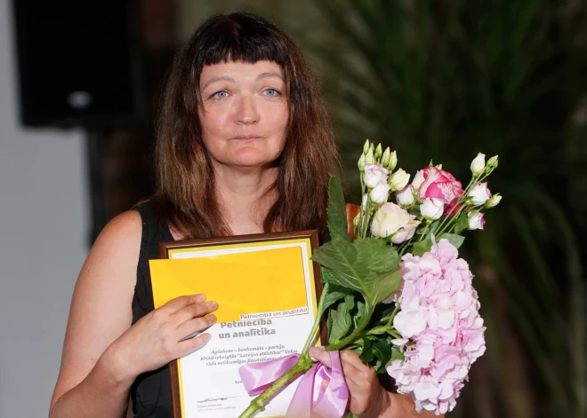 Тех, кто за выход из Конвенции, - в кафе не кормить! Журналист призвала бойкотировать некоторых депутатов Сейма