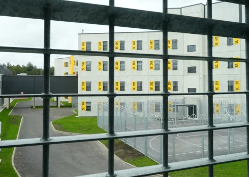 Pagājušā gada beigās viena ieslodzītā uzturēšana Latvijā izmaksājusi 57,32 eiro dienā.