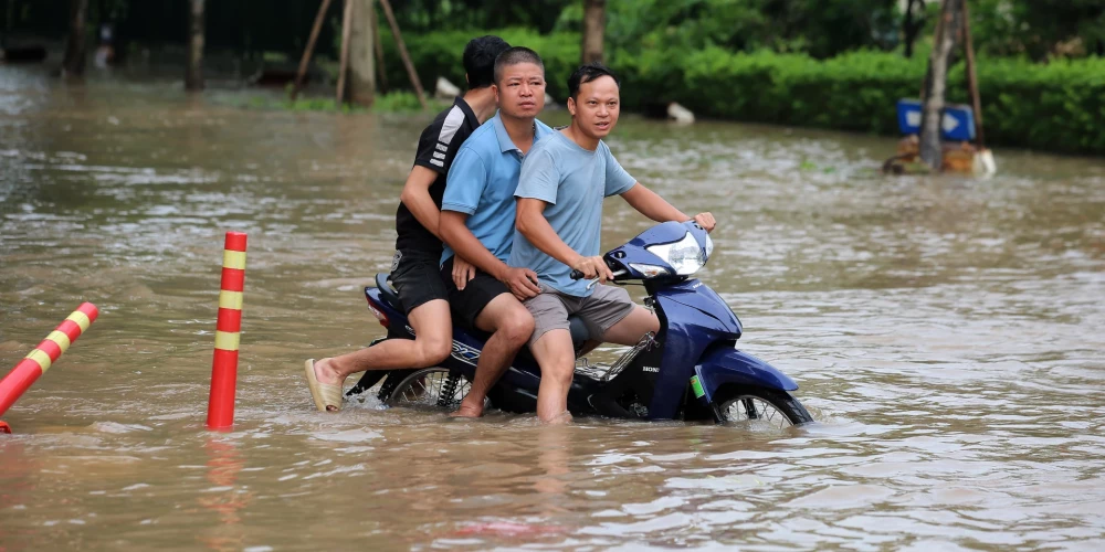Plūdus izraisījušas spēcīgās lietavas.