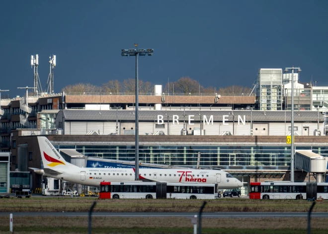 Brēmenē lidostas tuvumā un virs Beļģijas karabāzēm manīti droni