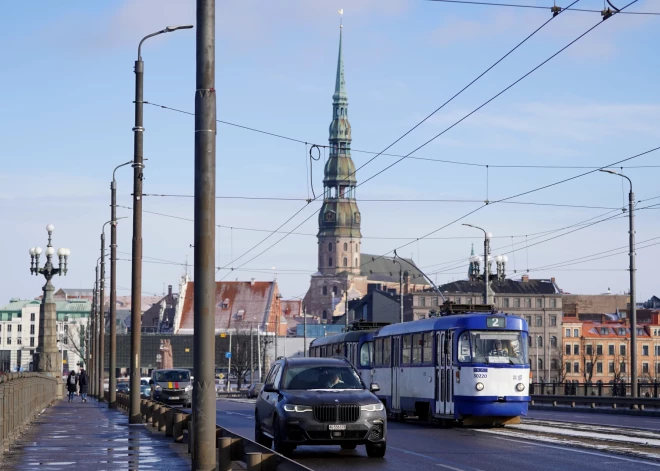 ES ievieš jaunu noteikumu, kas attieksies uz visiem autovadītājiem Latvijā