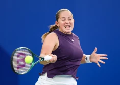 Ostapenko saglabā pozīciju rangā; vīriešiem līderpozīcijā atgriežas Siners