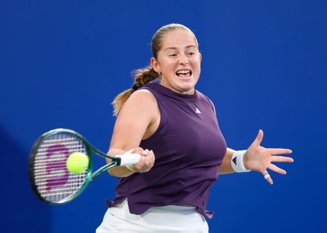 Ostapenko saglabā pozīciju rangā; vīriešiem līderpozīcijā atgriežas Siners