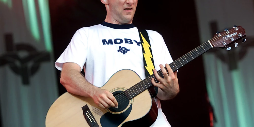 Amerikāņu elektroniskās mūzikas mākslinieks Mobijs.