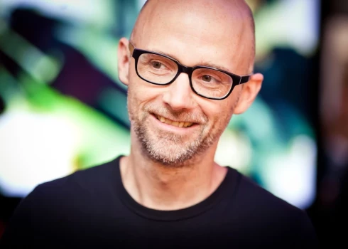 Moby даст концерты в Балтии, но Латвию пропустит.