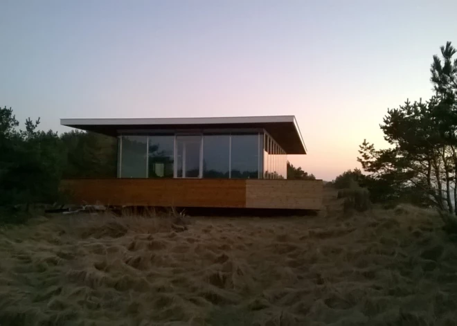 Незаконная реконструкция в Салацгриве: в охраняемой зоне вместо небольших домиков выросли коттеджи